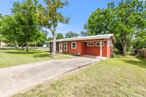 $328,000 | 304 West Live Oak Street, Fredericksburg, TX 78624