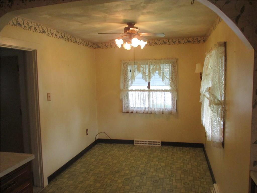 2427 Ridge Rd Extension Ambridge, PA 15003 - Photo 4 of 7 Gallery Image 4