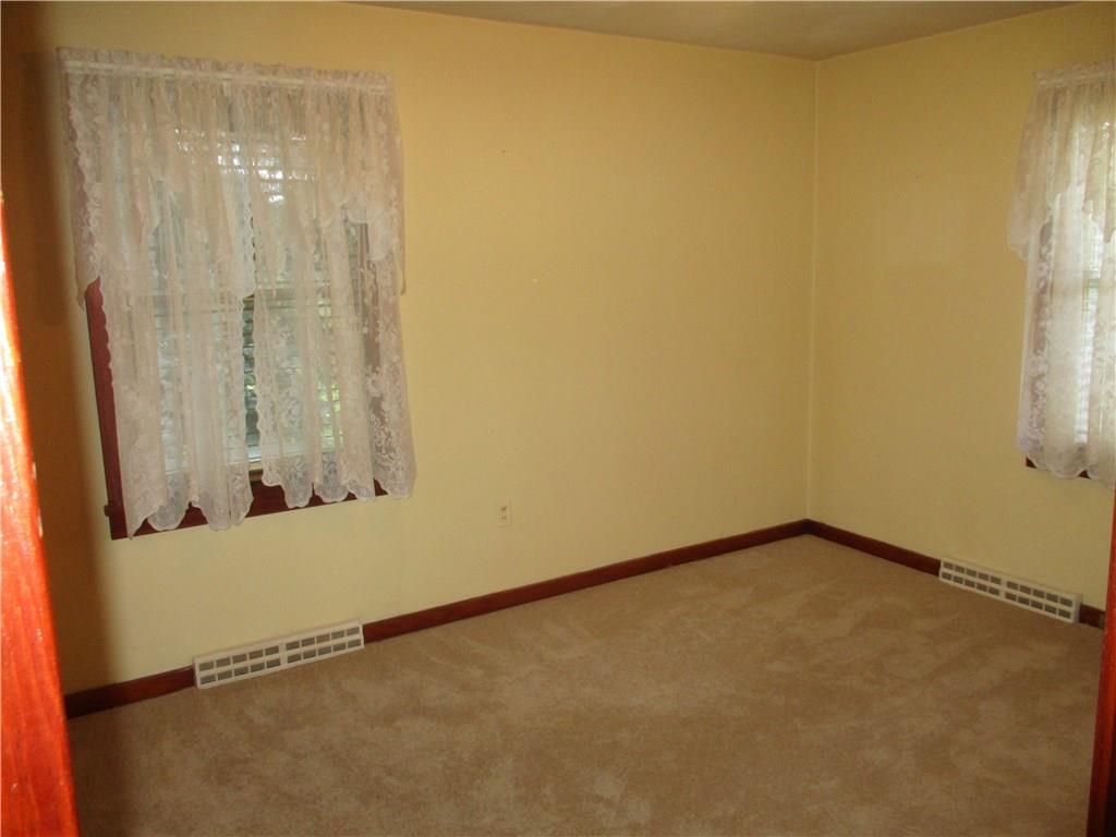 2427 Ridge Rd Extension Ambridge, PA 15003 - Photo 5 of 7 Gallery Image 5