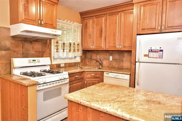 $542,000 | 86 Trudy Drive, Lodi, NJ 07644