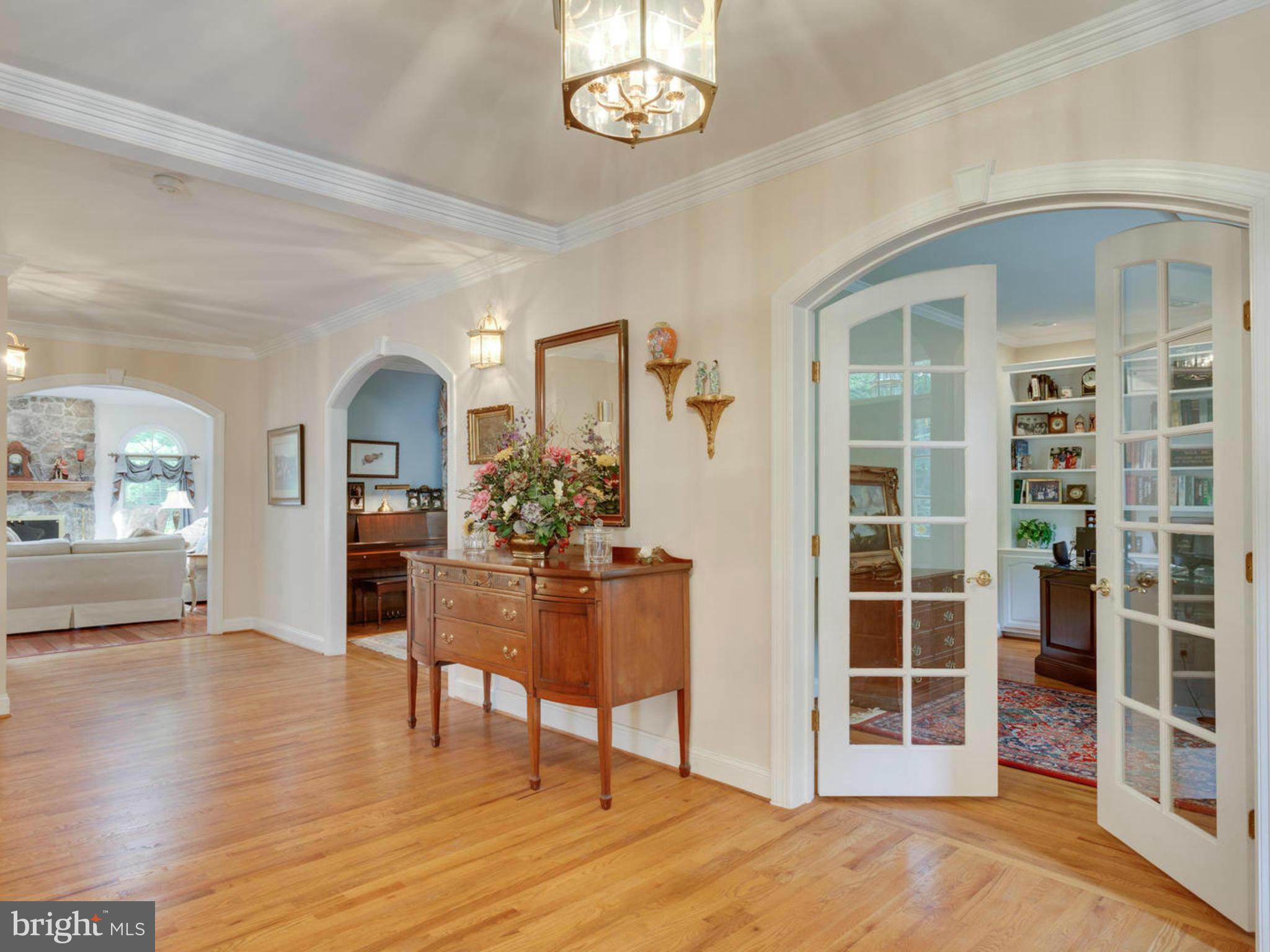 2082 Hunters Crest Way Vienna, VA 22181 - Photo 12 of 30 Interior (General)