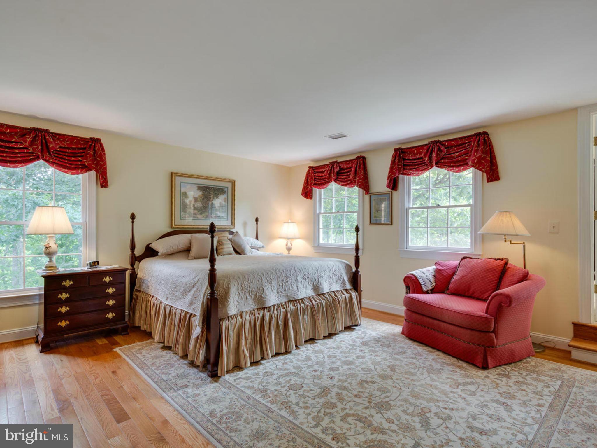 2082 Hunters Crest Way Vienna, VA 22181 - Photo 14 of 30 Bedroom (Master)