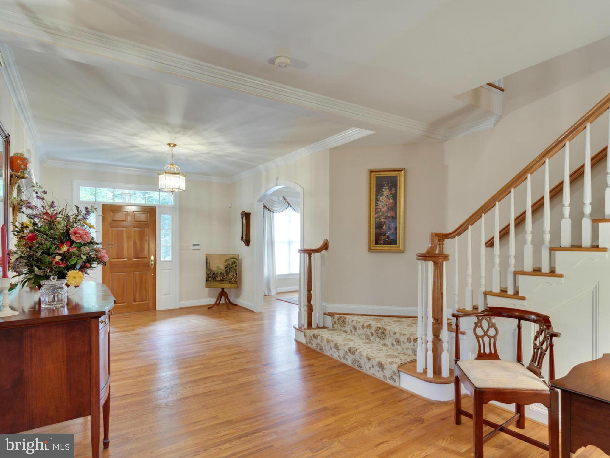 2082 Hunters Crest Way Vienna, VA 22181 - Photo 3 of 30 Interior (General)