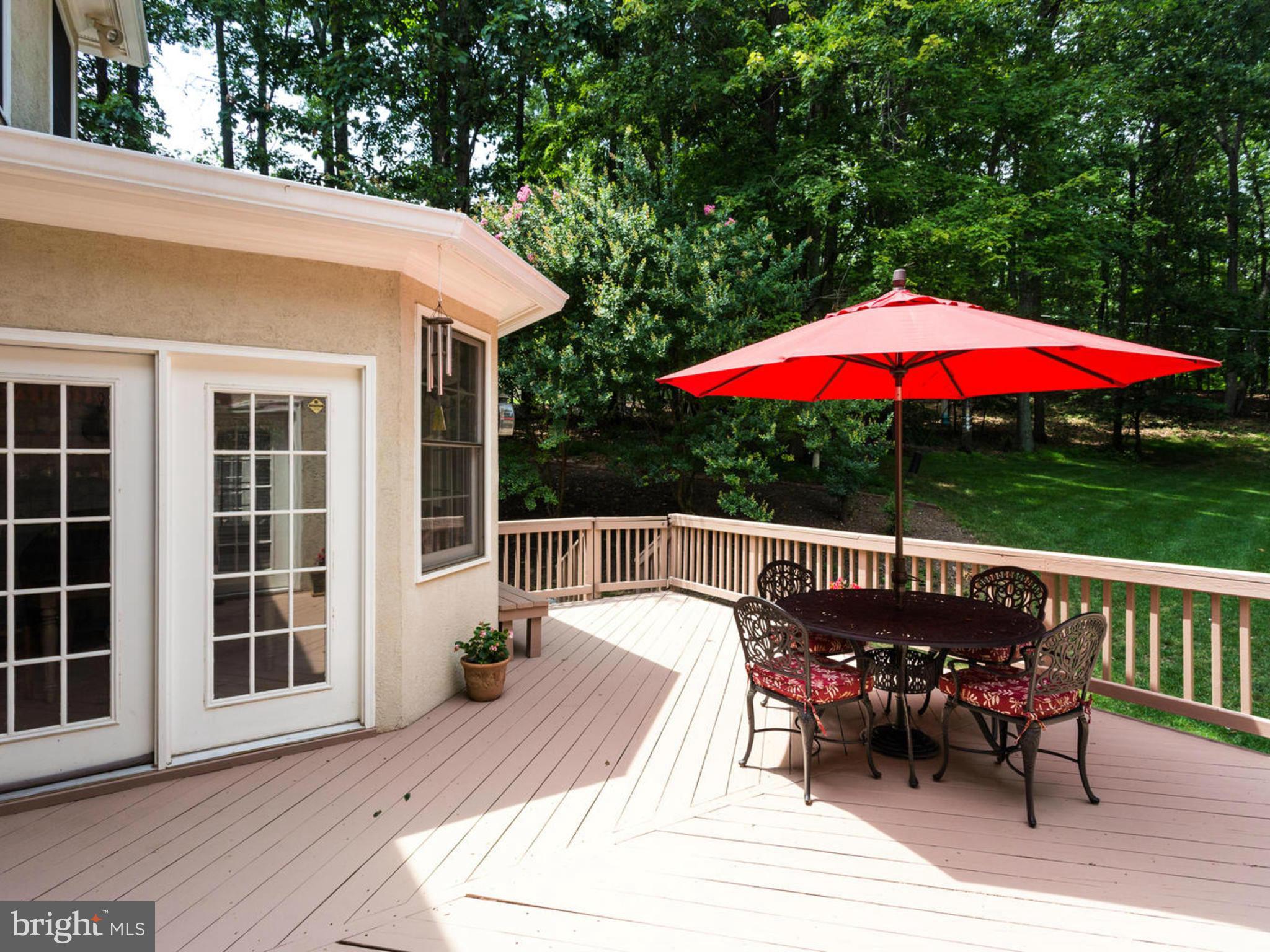 2082 Hunters Crest Way Vienna, VA 22181 - Photo 22 of 30 Exterior (Rear)