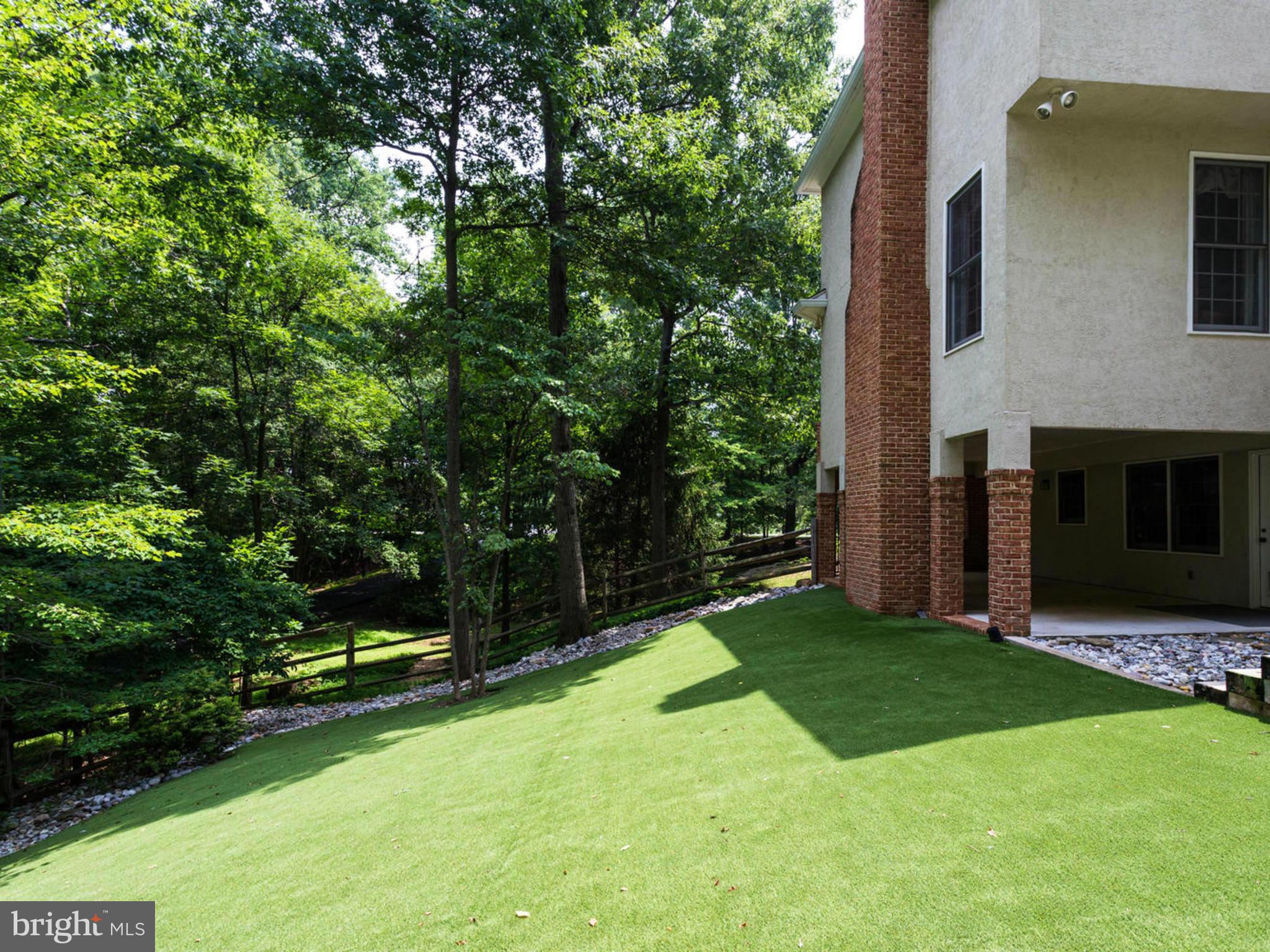 2082 Hunters Crest Way Vienna, VA 22181 - Photo 27 of 30 Exterior (General)