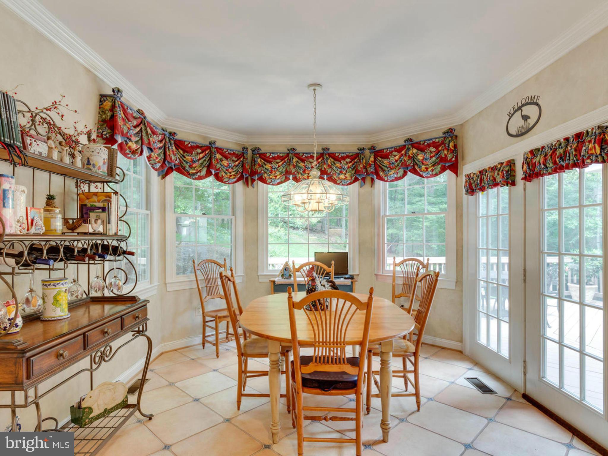 2082 Hunters Crest Way Vienna, VA 22181 - Photo 9 of 30 Kitchen