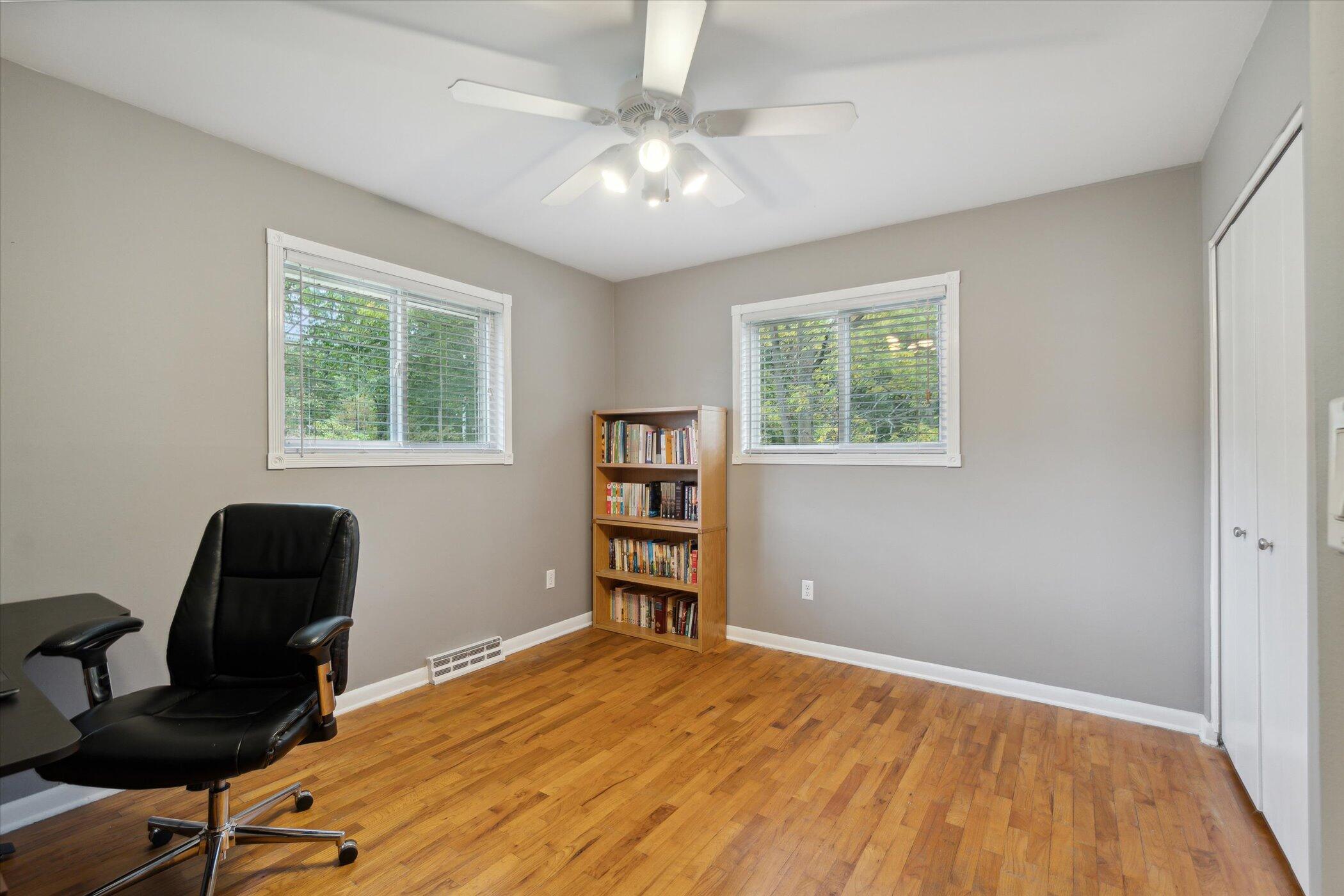 1015 East Berry Road Jackson, MI 49201 - Photo 21 of 46 Bedroom 2