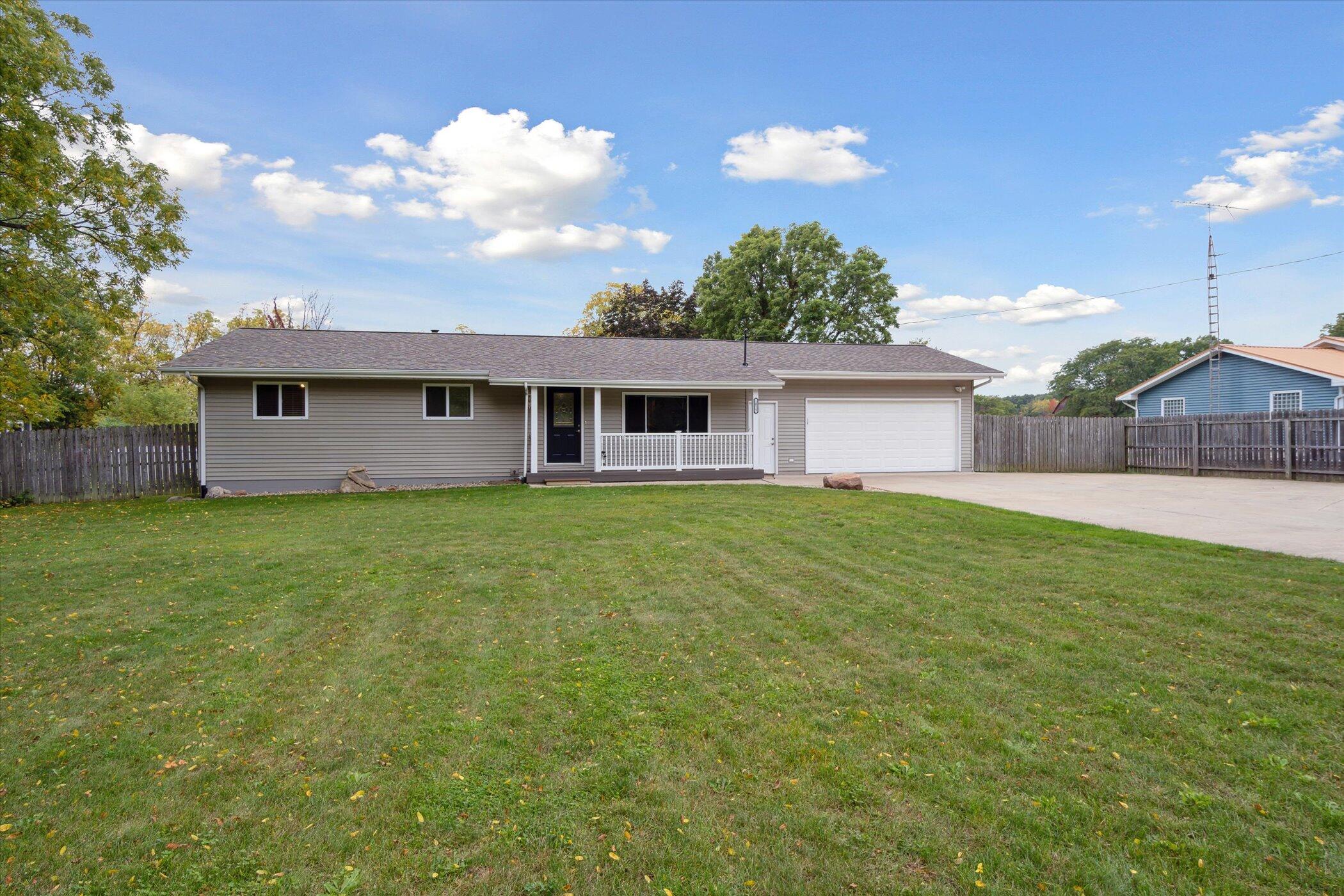 1015 East Berry Road Jackson, MI 49201 - Photo 3 of 46 1015 E Berry Rd, Rives Junction 49277