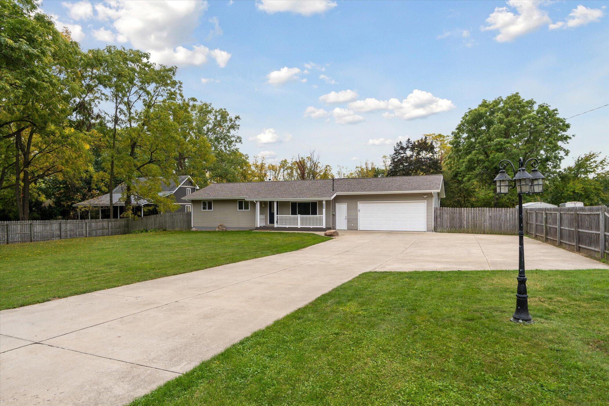 1015 East Berry Road Jackson, MI 49201 - Photo 4 of 46 1015 E Berry Rd, Rives Junction 49277
