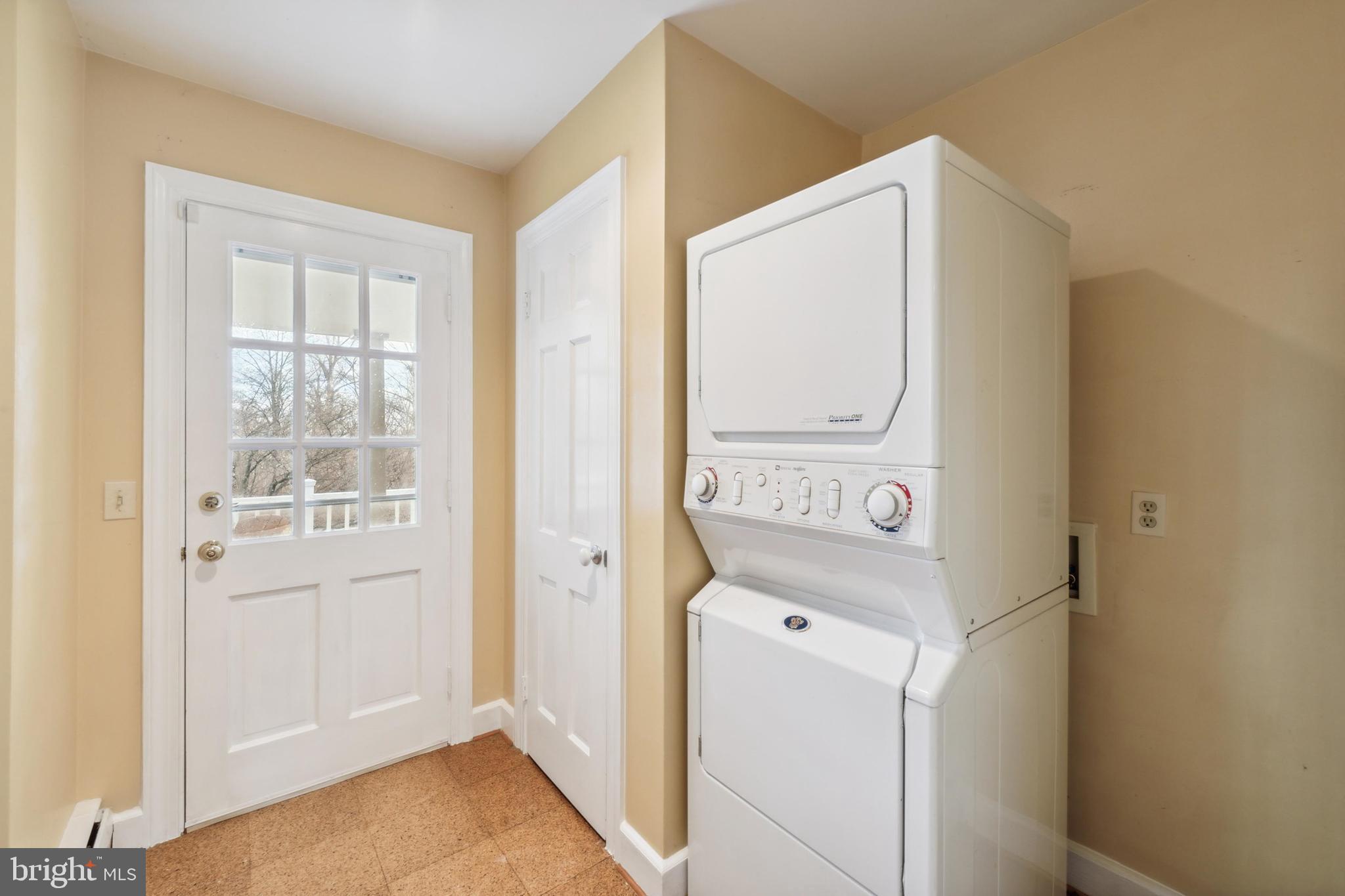 8415 Lees Ridge Road Warrenton, VA 20186 - Photo 28 of 81 conveient laundry room
