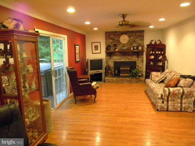 8067 Counselor Road Manassas, VA 20112 - Photo 5 of 30 Family Room