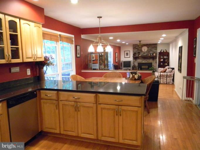 8067 Counselor Road Manassas, VA 20112 - Photo 6 of 30 Kitchen/Family Room