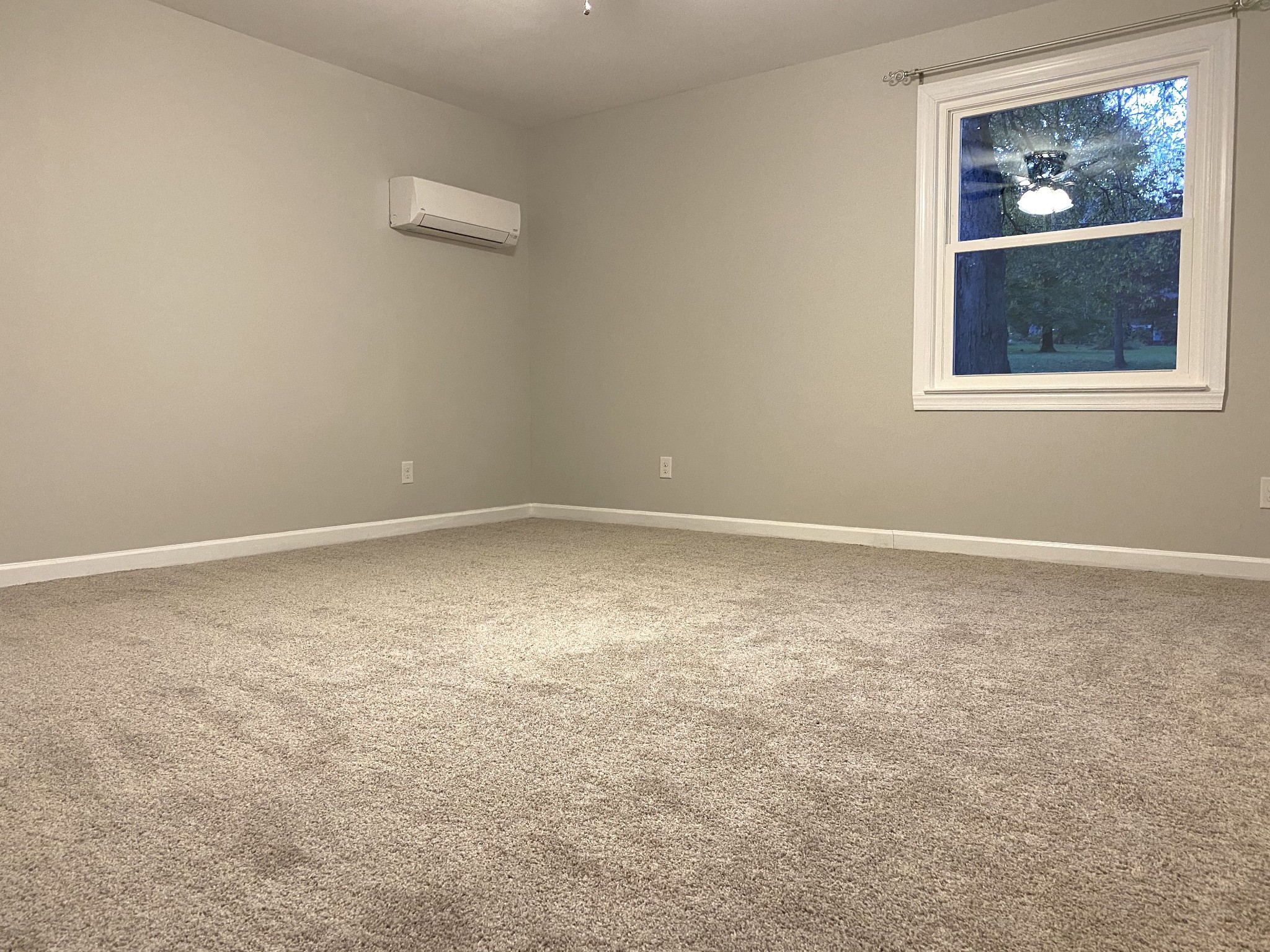 500 Vantrease Road Madison, TN 37115 - Photo 23 of 45 an empty room with a window