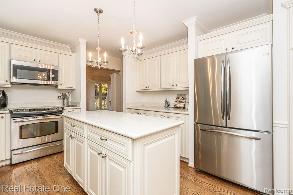 1039 Pointe Pl Boulevard Rochester, MI 48307 - Photo 11 of 50