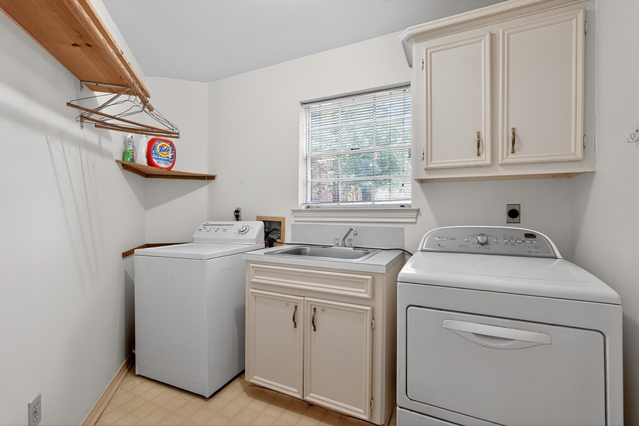 19027 Relay Road Humble, TX 77346 - Photo 14 of 29 Laundry Room