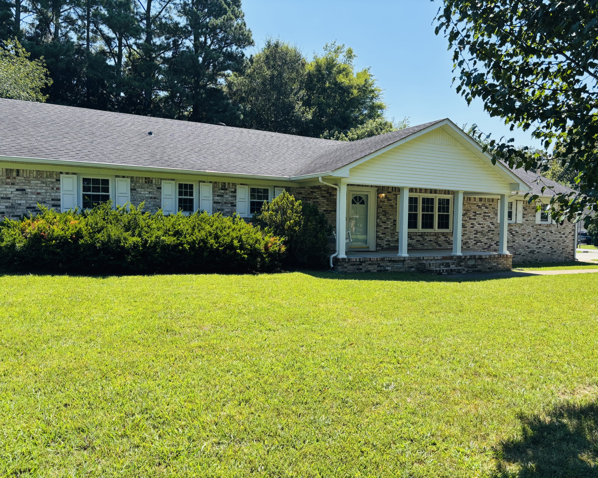 141 Doak Road Manchester, TN 37355 - Photo 1 of 41 a front view of house with yard and swimming pool