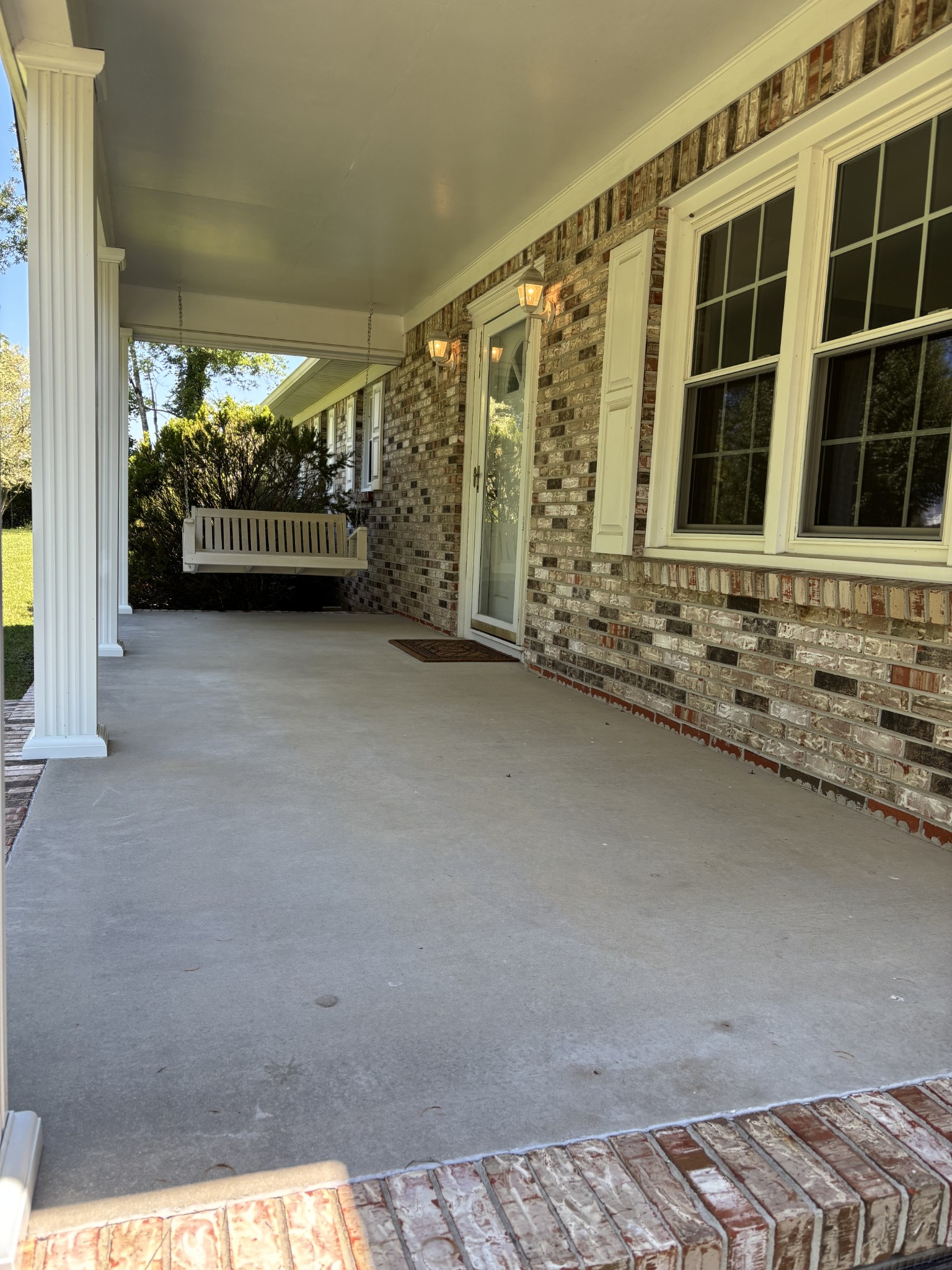 141 Doak Road Manchester, TN 37355 - Photo 5 of 41 a view of front door