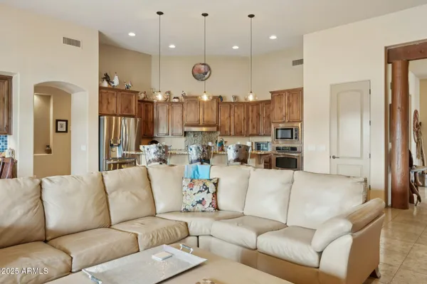 $990,000 | 40627 North 6th Avenue, Phoenix, AZ 85086