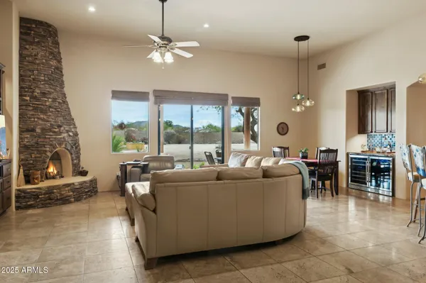 $990,000 | 40627 North 6th Avenue, Phoenix, AZ 85086