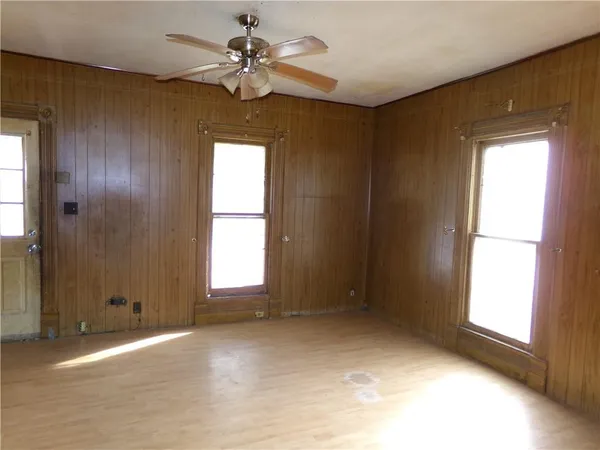 $12,000 | 441 Walnut Street, Cowgill, MO 64637