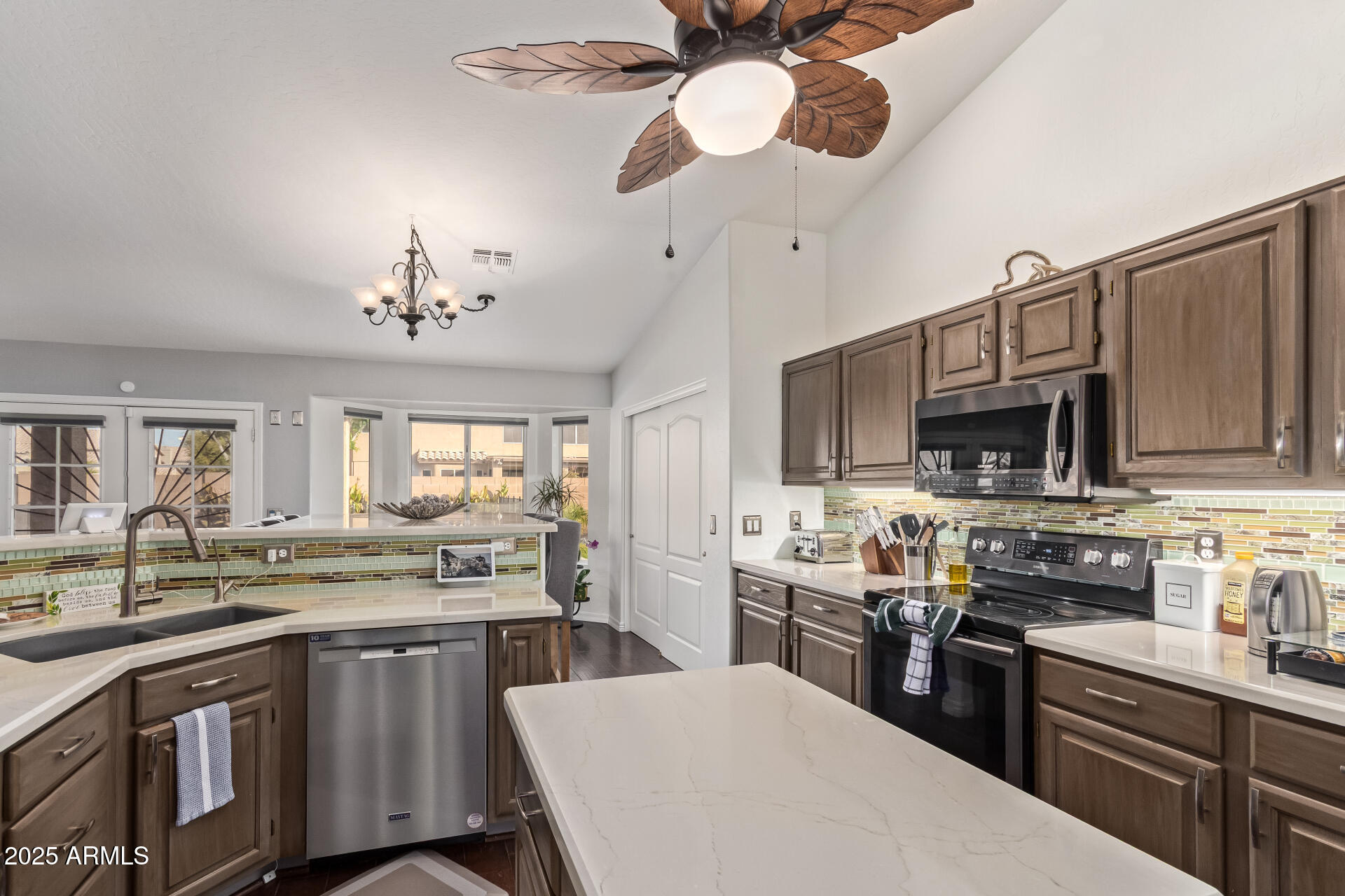 1858 West Leah Lane Gilbert, AZ 85233 - Photo 11 of 35 Kitchen
