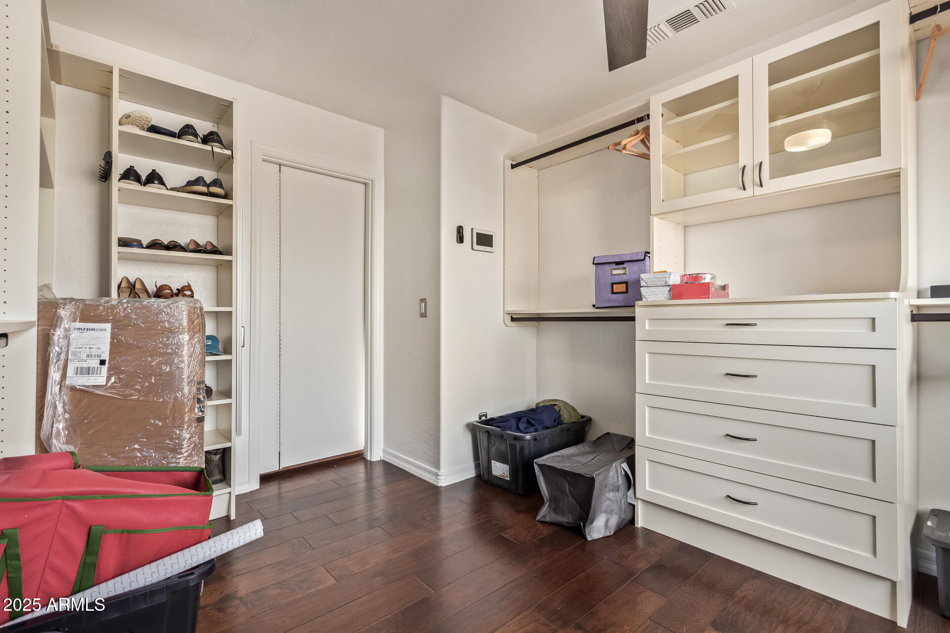 1858 West Leah Lane Gilbert, AZ 85233 - Photo 19 of 35 Walk-in