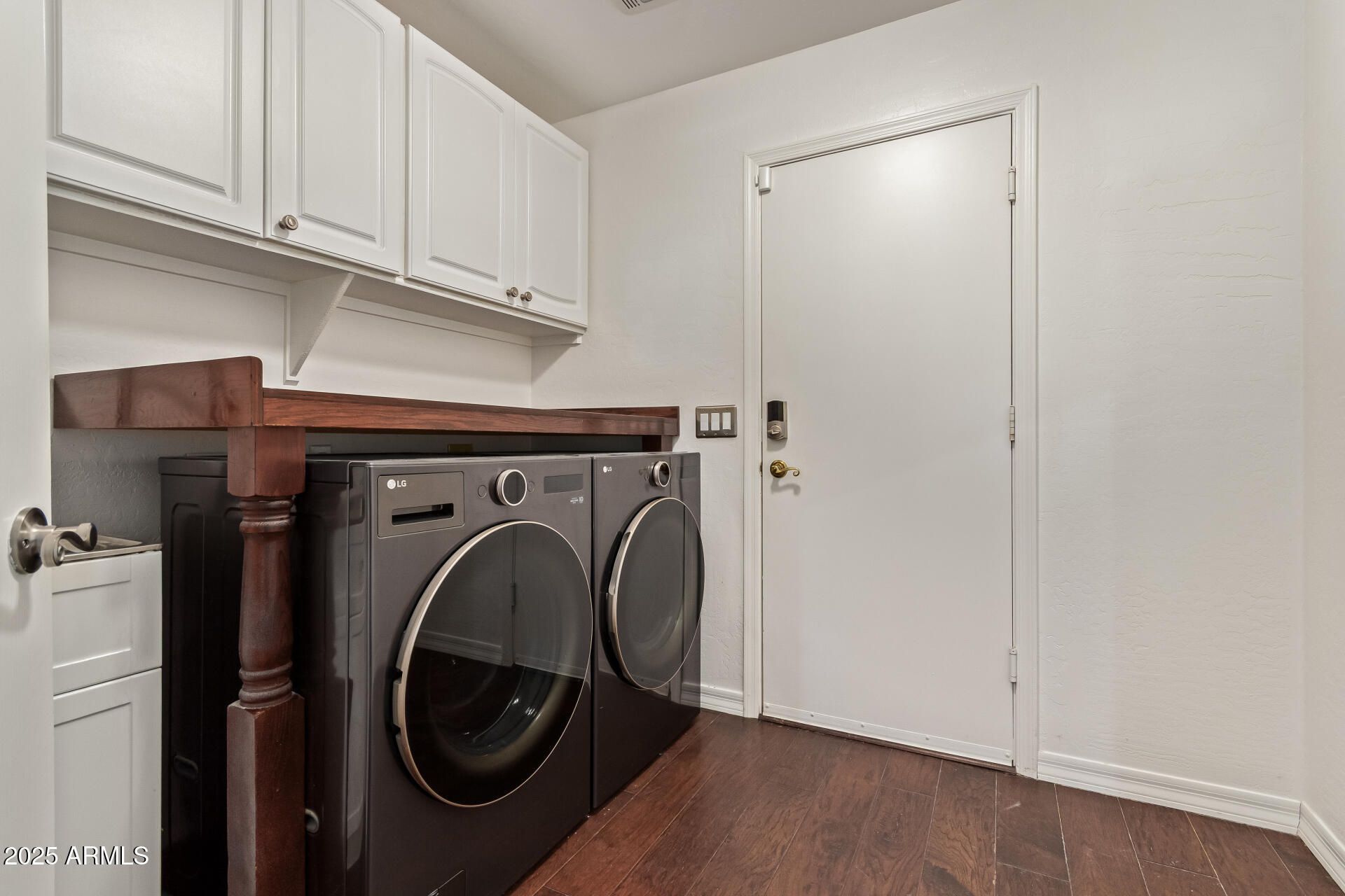 1858 West Leah Lane Gilbert, AZ 85233 - Photo 29 of 35 Laundry