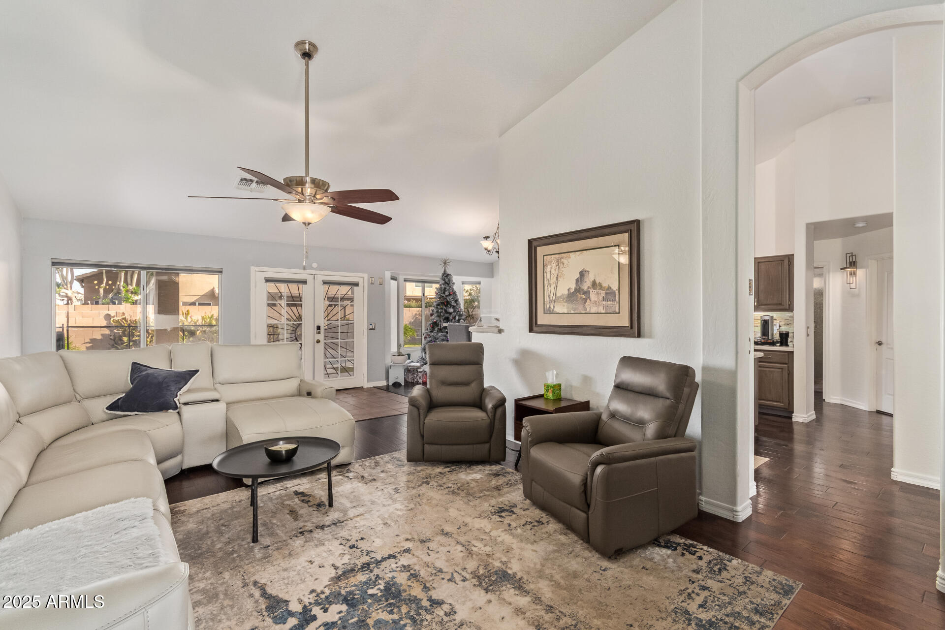 1858 West Leah Lane Gilbert, AZ 85233 - Photo 5 of 35 Living