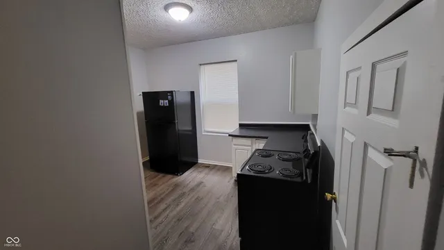 $945 | 655 Birch Avenue, Indianapolis, IN 46221