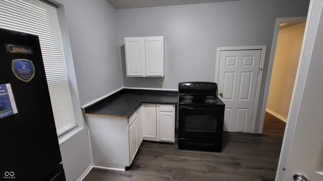 $945 | 655 Birch Avenue, Indianapolis, IN 46221