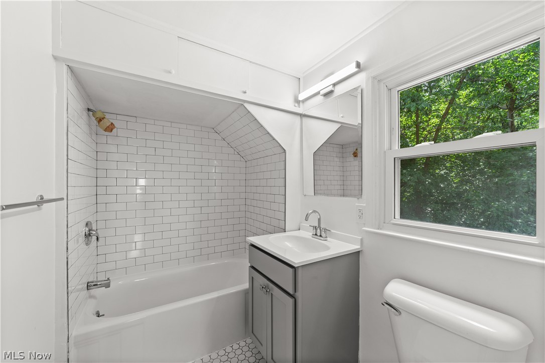6444 Wilson Mills Road Cleveland, OH 44143 - Photo 13 of 29 2nd Floor Updated Full Bath
