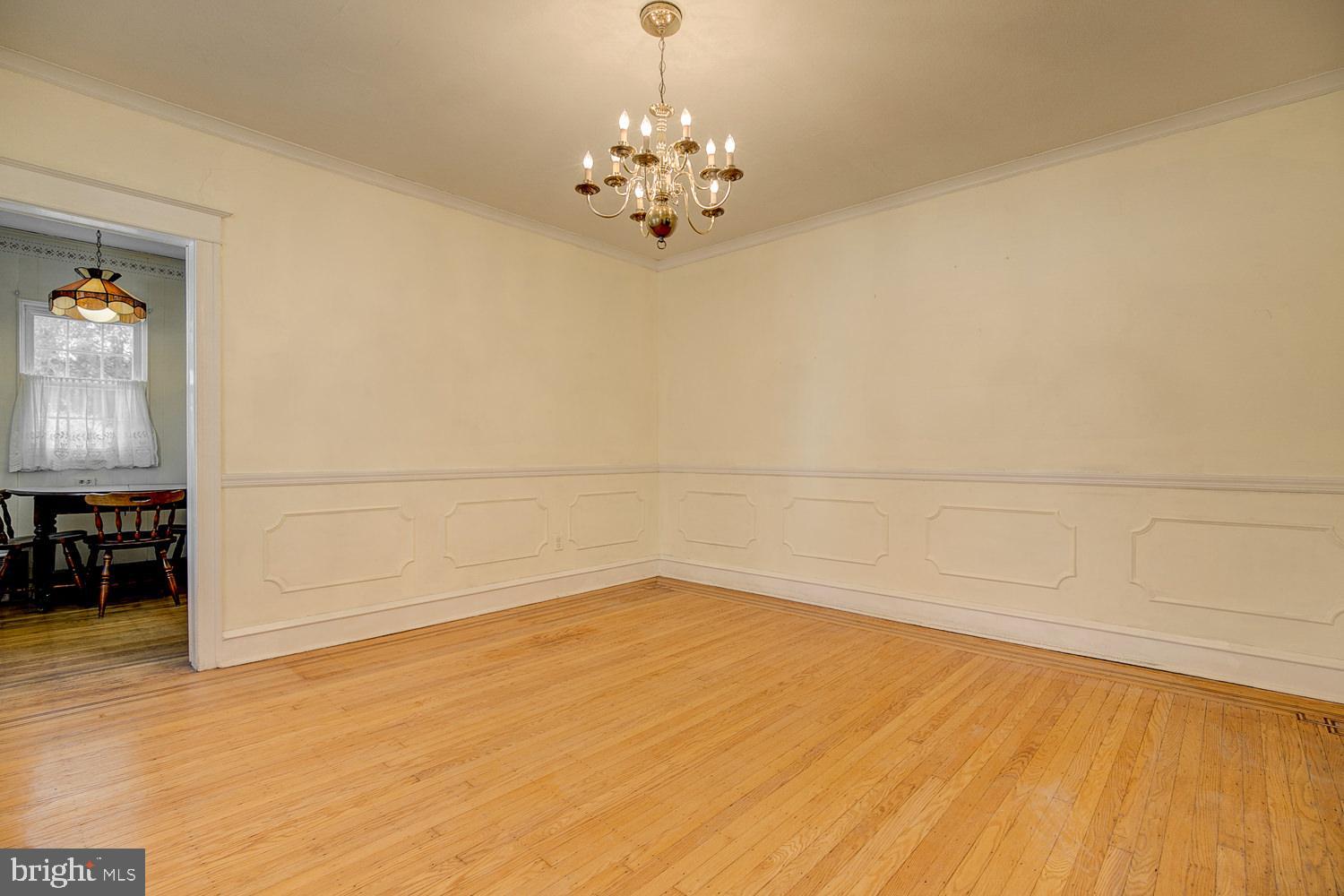 2931 Rising Sun Road Ardmore, PA 19003 - Photo 10 of 27 Chair Rail and Mouldings