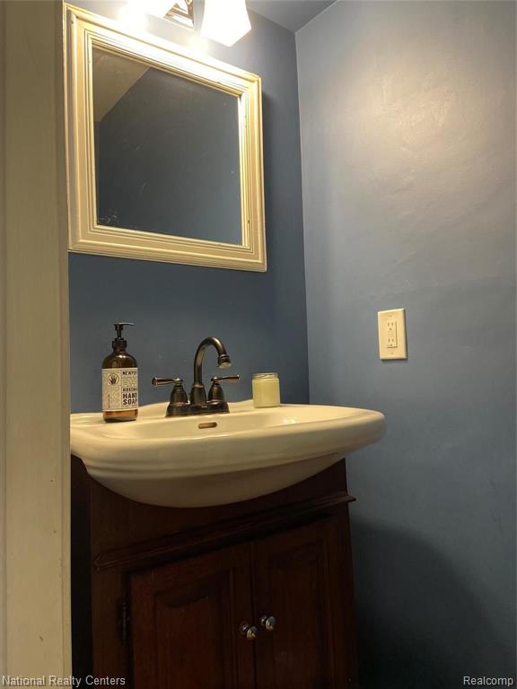 24446 Jamestowne Road Novi, MI 48375 - Photo 14 of 34