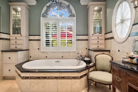 $2,250,000 | Undisclosed Address, North Barrington, IL 60010