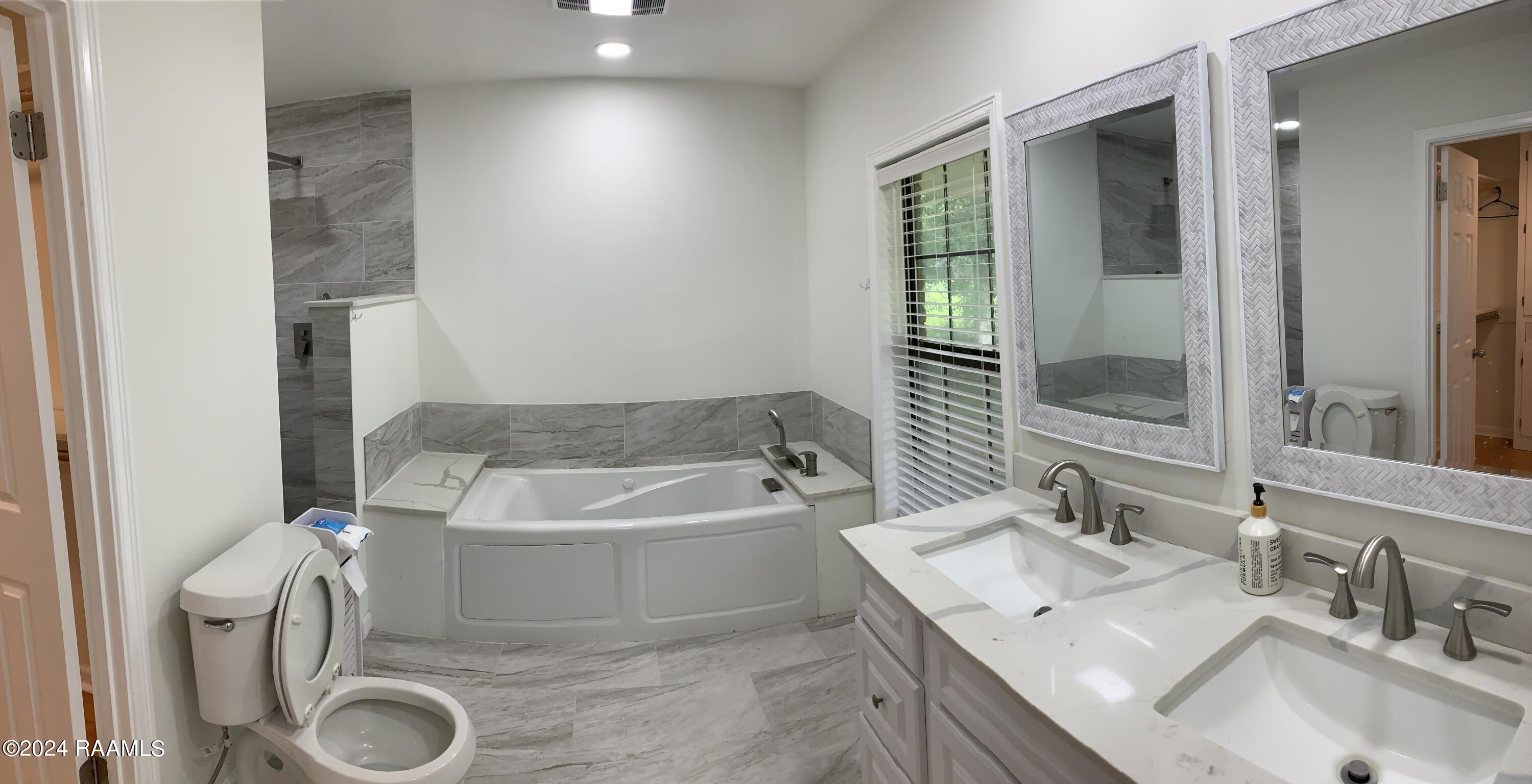 416 Maryview Farm Road Lafayette, LA 70507 - Photo 11 of 26 Master Bathroom