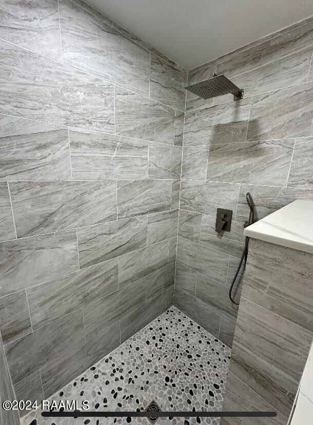 416 Maryview Farm Road Lafayette, LA 70507 - Photo 9 of 26 Master Bathroom