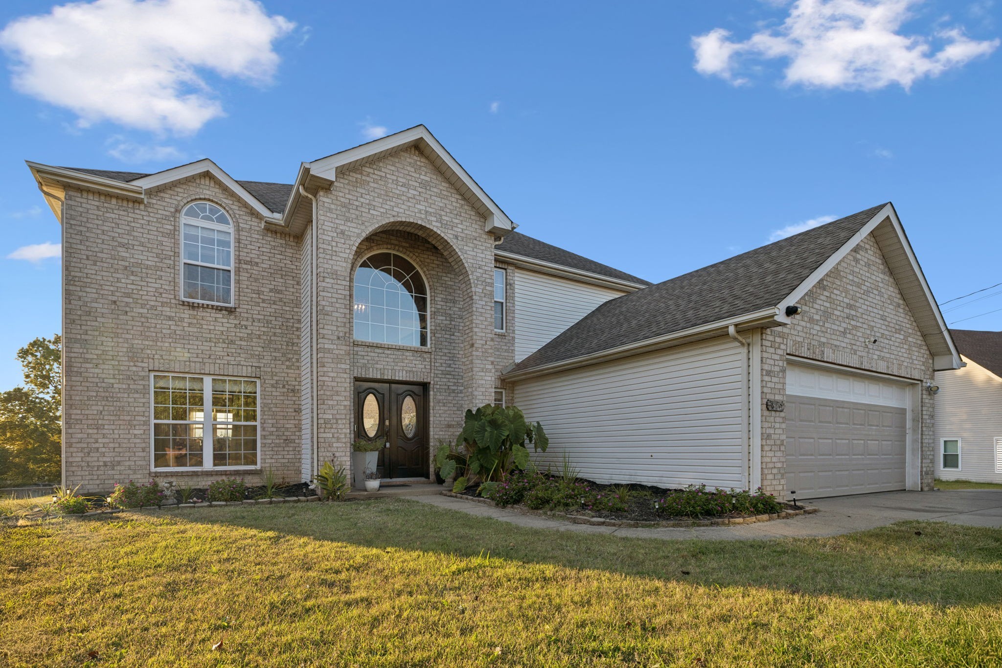 630 Holland Ridge Drive La Vergne, TN 37086 - Photo 2 of 43