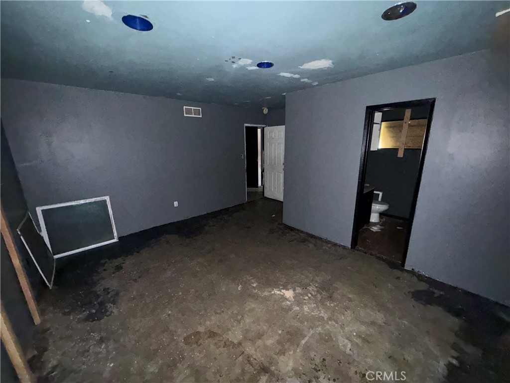 1810 Rivera Street Riverside, CA 92501 - Photo 10 of 34