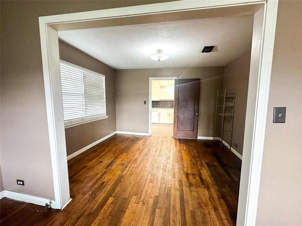 407 Bremond Street Franklin, TX 77856 - Photo 6 of 20