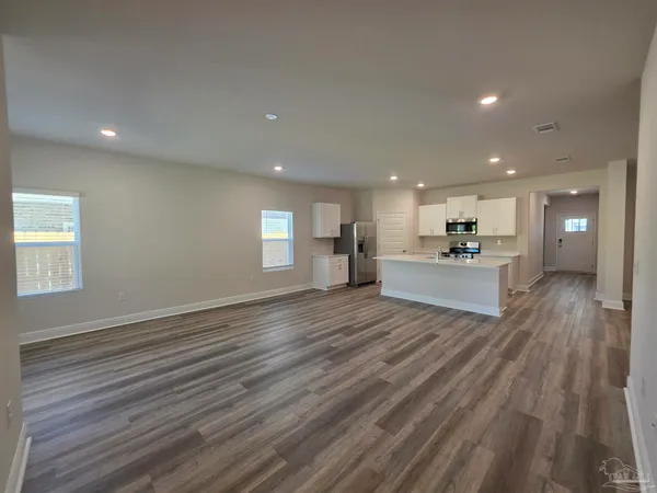$2,550 | 8057 Fir Tree Drive, Milton, FL 32583
