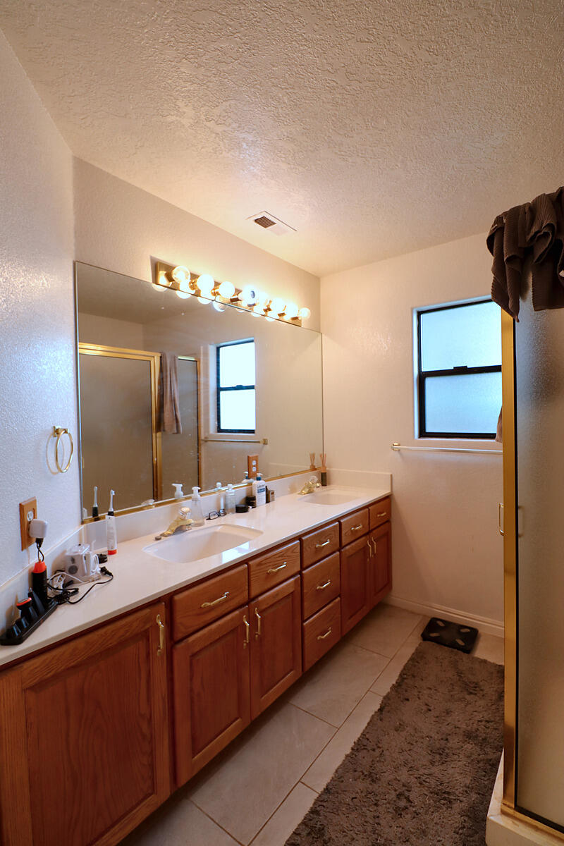 2398 Canterbury Road St. George, UT 84770 - Photo 15 of 27 Canterbury-Masterbath-3