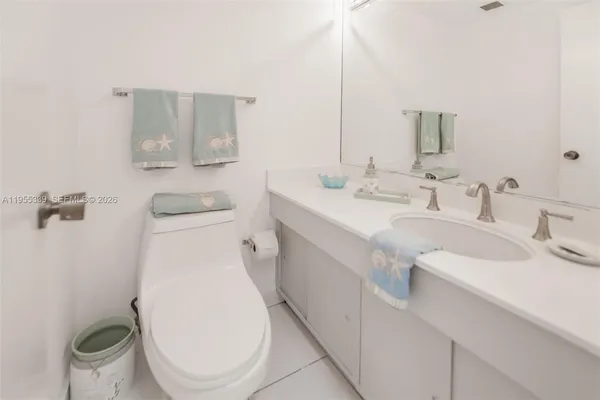 $2,550 | 1985 South Ocean Drive, Unit 22L, Hallandale Beach, FL 33009