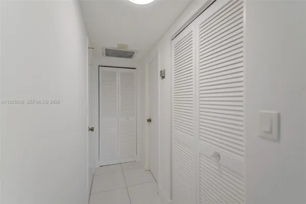 $2,550 | 1985 South Ocean Drive, Unit 22L, Hallandale Beach, FL 33009