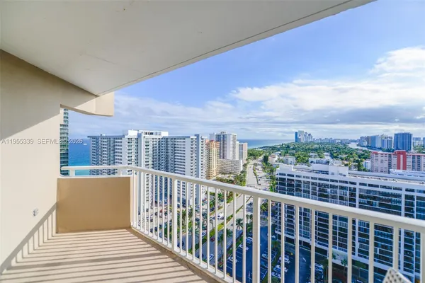 $2,550 | 1985 South Ocean Drive, Unit 22L, Hallandale Beach, FL 33009