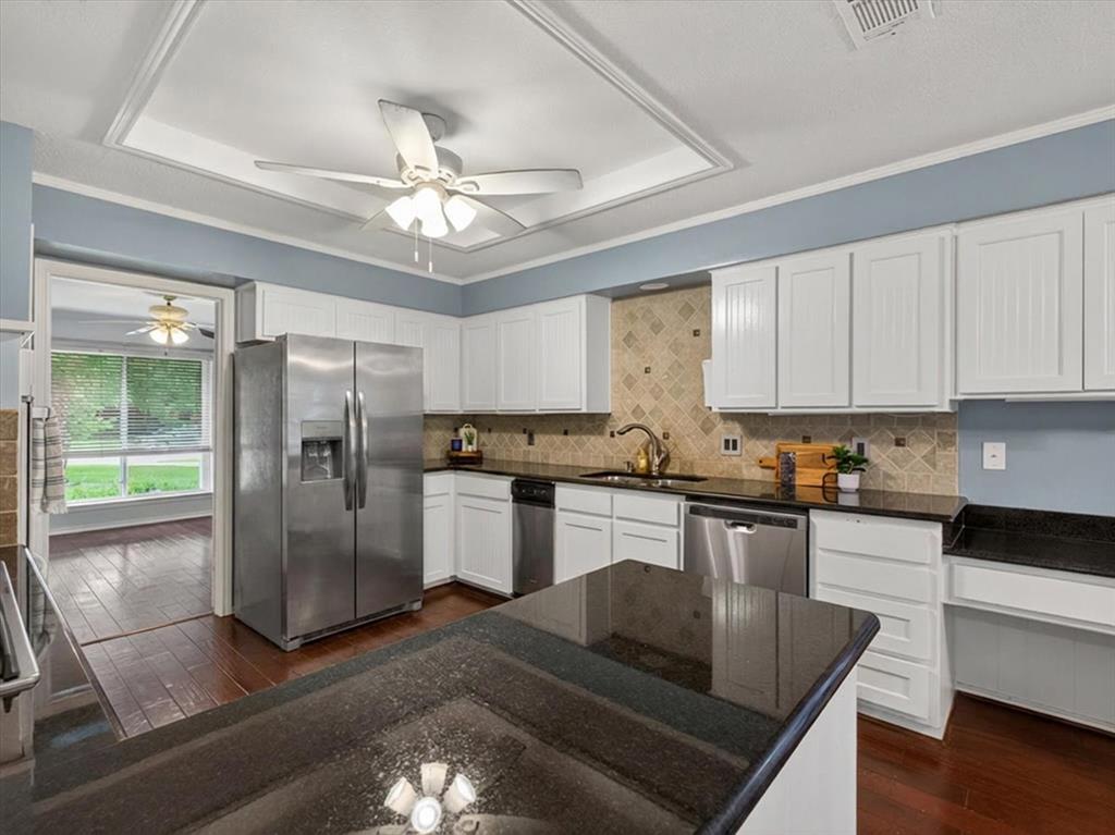 3209 Broken Arrow Road Denton, TX 76209 - Photo 21 of 39 Excludes Fridge