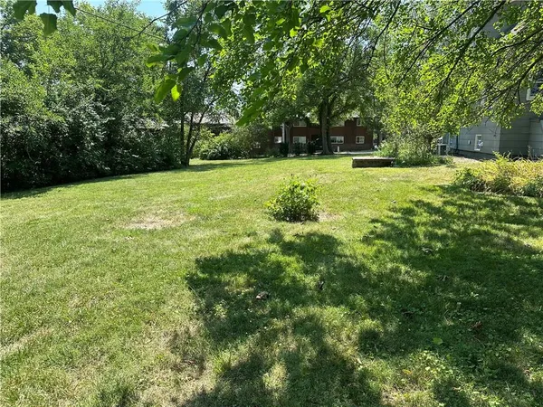 $180,000 | 6904 West 79th Street, Overland Park, KS 66204