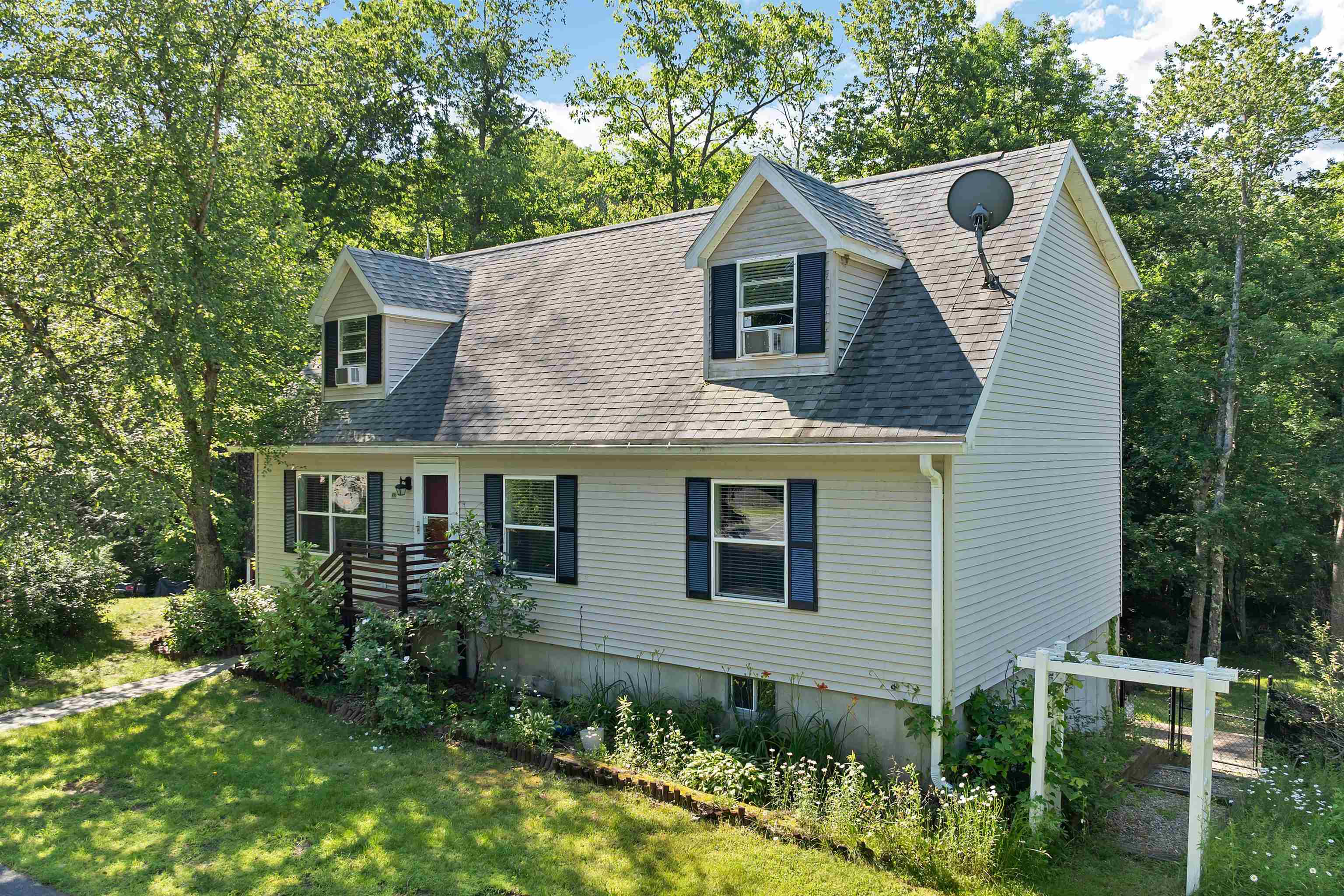 368 Chesham Road Harrisville, NH 03450 - Photo 2 of 58