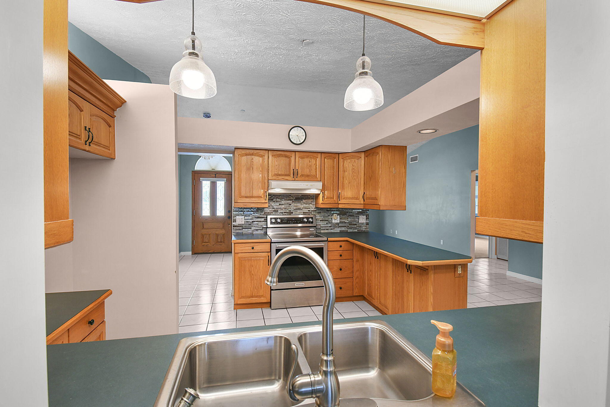 895 Southeast Waterside Way Stuart, FL 34997 - Photo 32 of 68 kitchen