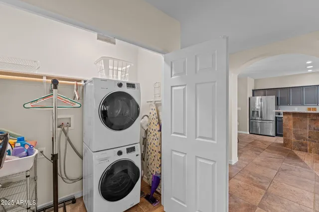 a view of a storage & utility room with washer and dryer