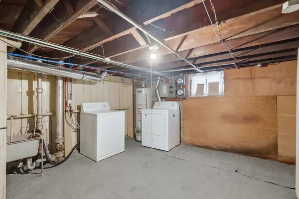 $214,900 | 1719-1721 West 16th Street, Davenport, IA 52804